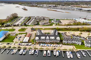 917 W Savidge St, Spring Lake, MI 49456 - Photo 5