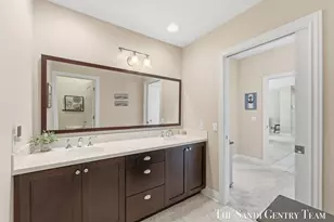 917 W Savidge St, Spring Lake, MI 49456 - Photo 27