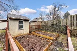 1330 Woodland Ave NW, Grand Rapids, MI 49504 - Photo 29