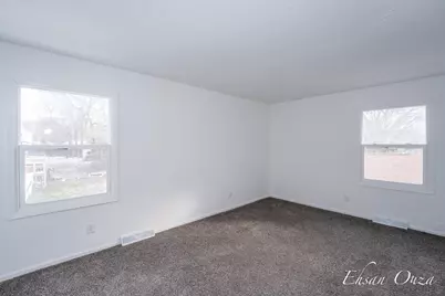 1073 Sweet Street NE, Grand Rapids, MI 49505 - Photo 25
