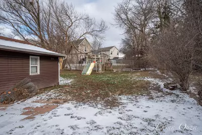 1073 Sweet Street NE, Grand Rapids, MI 49505 - Photo 11
