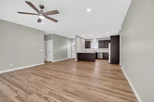 8 Hunting Trail Ave, Quincy, MI 49082 - Photo 5