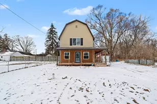 22415 Bedford Rd N, Battle Creek, MI 49017 - Photo 3