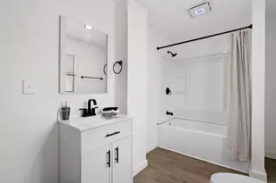 911 Porter St, Kalamazoo, MI 49007 - Photo 5