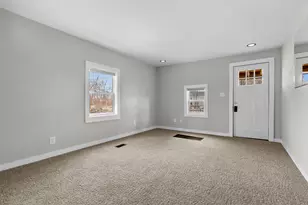 911 Porter St, Kalamazoo, MI 49007 - Photo 9