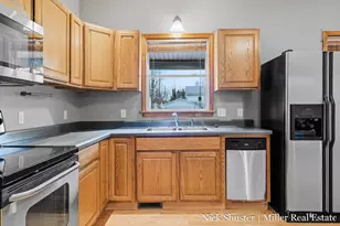 211 N Queen St, Nashville, MI 49073 - Photo 5