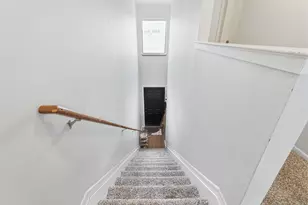 33667 Pondview Cir, Livonia, MI 48152 - Photo 3