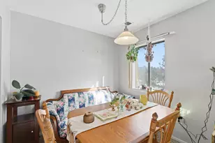 33667 Pondview Cir, Livonia, MI 48152 - Photo 9