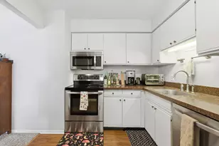 33667 Pondview Cir, Livonia, MI 48152 - Photo 13