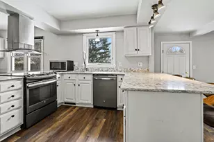 3427 W Valley View, Saint Joseph, MI 49085 - Photo 7