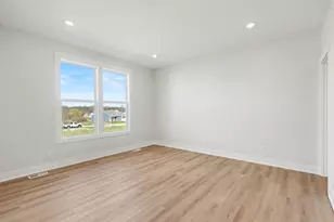 5553 Canal Ave SW, Wyoming, MI 49418 - Photo 11