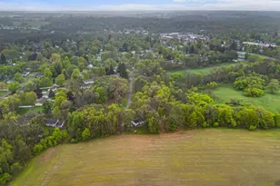 519 Crest Ln, Jonesville, MI 49250 - Photo 25