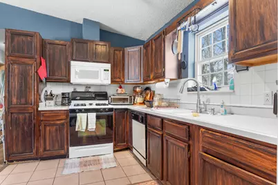 519 Crest Lane, Jonesville, MI 49250 - Photo 5