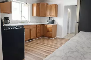 151 Jacaranda Dr, Battle Creek, MI 49015 - Photo 5