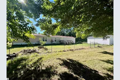 1404 S Taxiway Delta, Lake City, MI 49651 - Photo 17