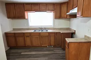 1342 Monroe St, Benton Harbor, MI 49022 - Photo 7