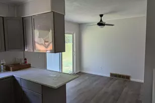 2101 Maple Ln, Hastings, MI 49058 - Photo 5