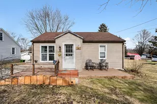 1008 W Grove St, Greenville, MI 48838 - Photo 1