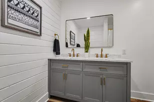 882 E Sternberg Rd, Norton Shores, MI 49441 - Photo 9