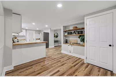 882 E Sternberg Road, Norton Shores, MI 49441 - Photo 11