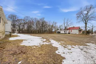 810 W Southern Ave, Muskegon, MI 49441 - Photo 19