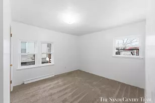 810 W Southern Ave, Muskegon, MI 49441 - Photo 9