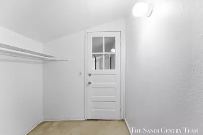820 W Southern Avenue, Muskegon, MI 49441 - Photo 17