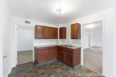 820 W Southern Avenue, Muskegon, MI 49441 - Photo 7