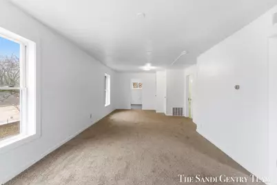 820 W Southern Avenue, Muskegon, MI 49441 - Photo 11