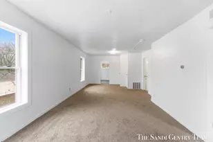820 W Southern Ave, Muskegon, MI 49441 - Photo 11