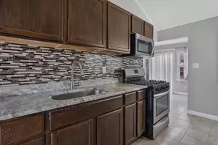 22000 Cunningham Ave, Warren, MI 48091 - Photo 7