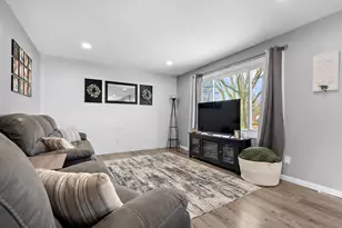 215 Washington St, Otsego, MI 49078 - Photo 3