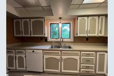 506 E Division Street, Cadillac, MI 49601 - Photo 31