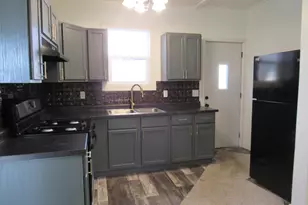 226 Pleasant St, Mendon, MI 49072 - Photo 5