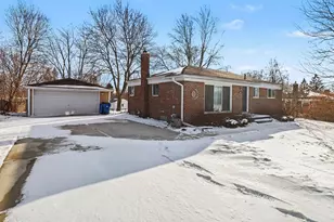 3659 Elira Ln, Waterford, MI 48328 - Photo 5