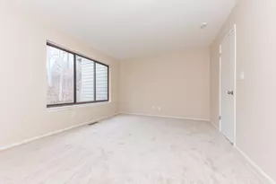 3021 Lakehaven Ct, Ann Arbor, MI 48105 - Photo 9