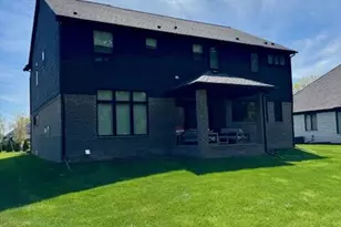 52801 Royal Park Ave, Shelby, MI 48315 - Photo 5
