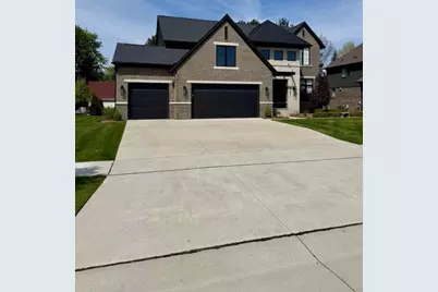 52801 Royal Park Avenue, Shelby, MI 48315 - Photo 3