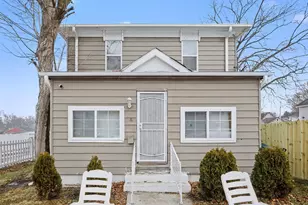 17 Tennyson Ave, Battle Creek, MI 49015 - Photo 1