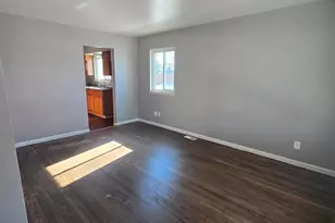 6587 Elm St, Taylor, MI 48180 - Photo 5