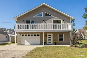 517 Pine St, Spring Lake, MI 49456 - Photo 1