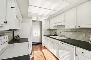 230 S State St, Zeeland, MI 49464 - Photo 7