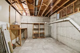 230 S State St, Zeeland, MI 49464 - Photo 15