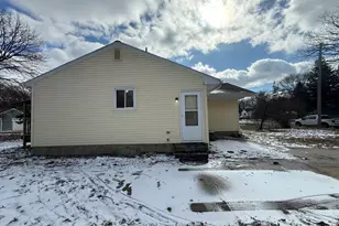 1632 Ohio Ave, Lansing, MI 48906 - Photo 3