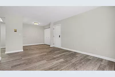 1472 W Chateau Vert Street #F, Ypsilanti, MI 48197 - Photo 5