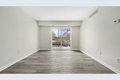 1472 W Chateau Vert Street #F, Ypsilanti, MI 48197 - Photo 3