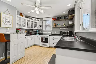 711 Maple St, Three Rivers, MI 49093 - Photo 7