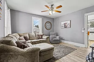 711 Maple St, Three Rivers, MI 49093 - Photo 5