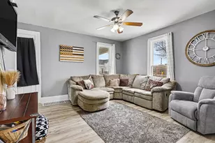 711 Maple St, Three Rivers, MI 49093 - Photo 5