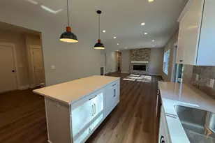 404 Sabine Dr, Muskegon, MI 49442 - Photo 3